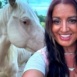 Meet your Posher, Cherie